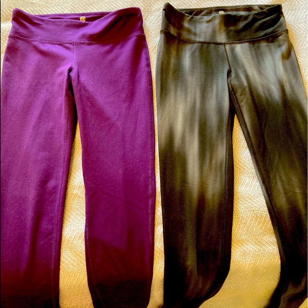 Set of two Champion workout leggings.